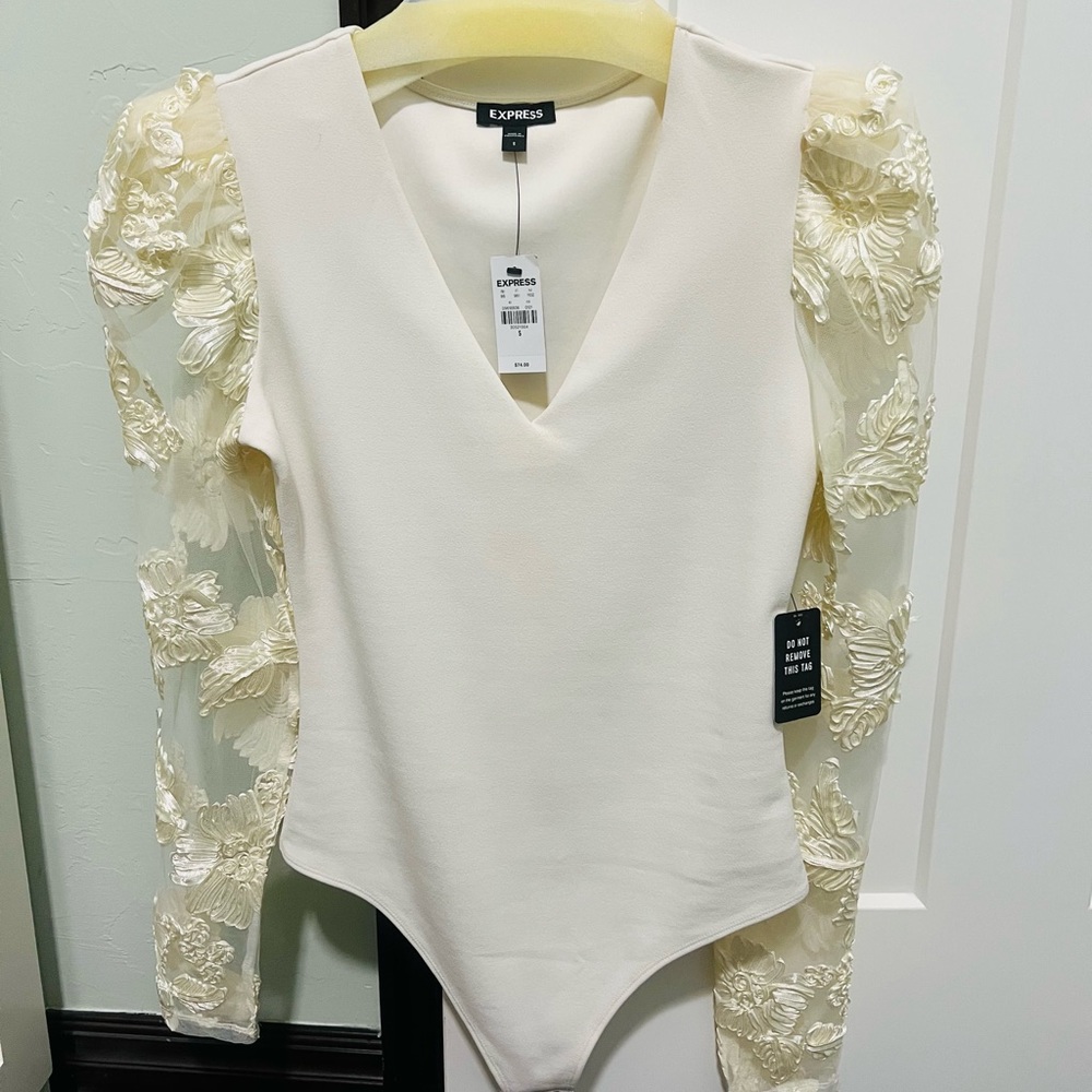 Express bodysuit. NWT. Size S.